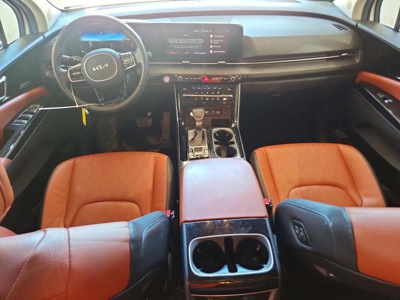 2023 KIA CARNIVAL SX 8