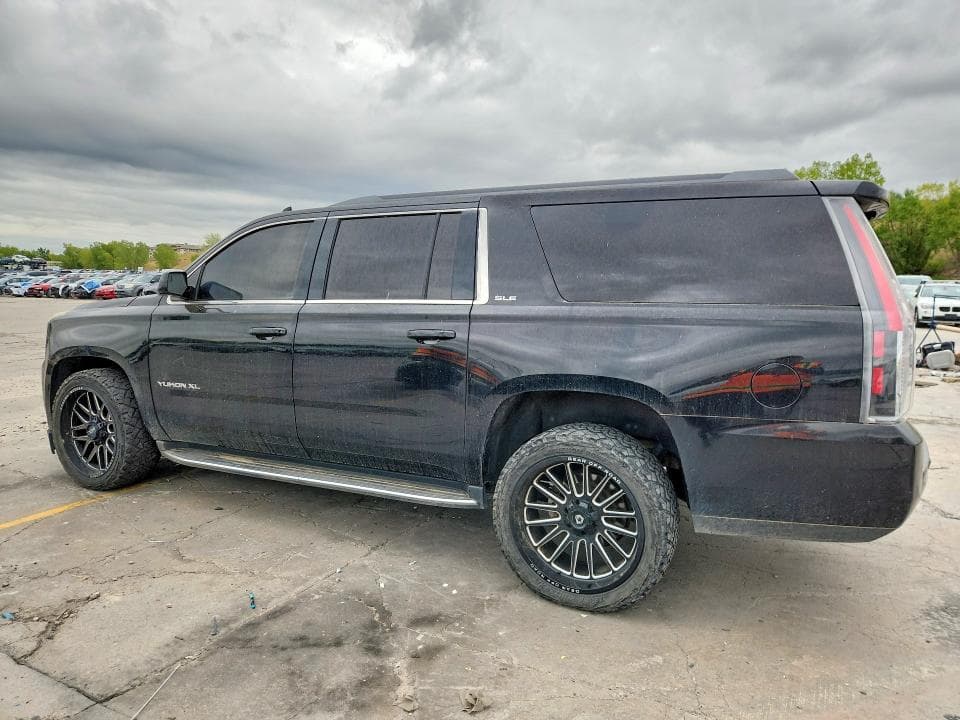 2017 GMC YUKON XL K1500 SLE 2