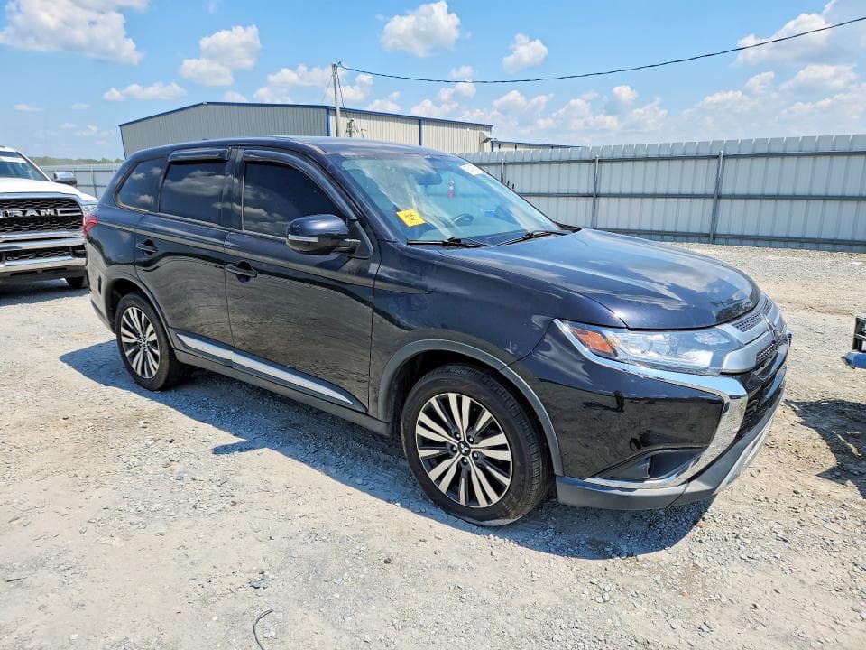 2019 MITSUBISHI OUTLANDER SE 4