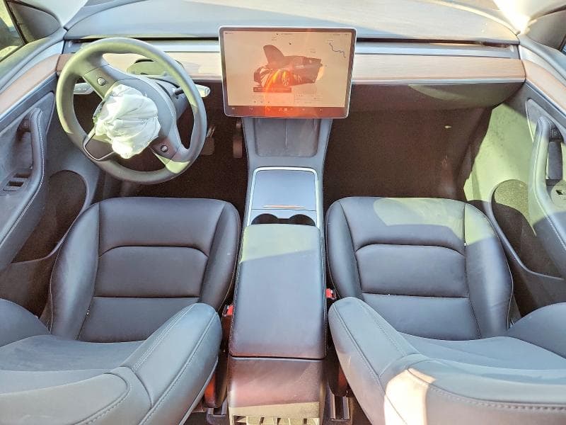2024 TESLA MODEL Y 8