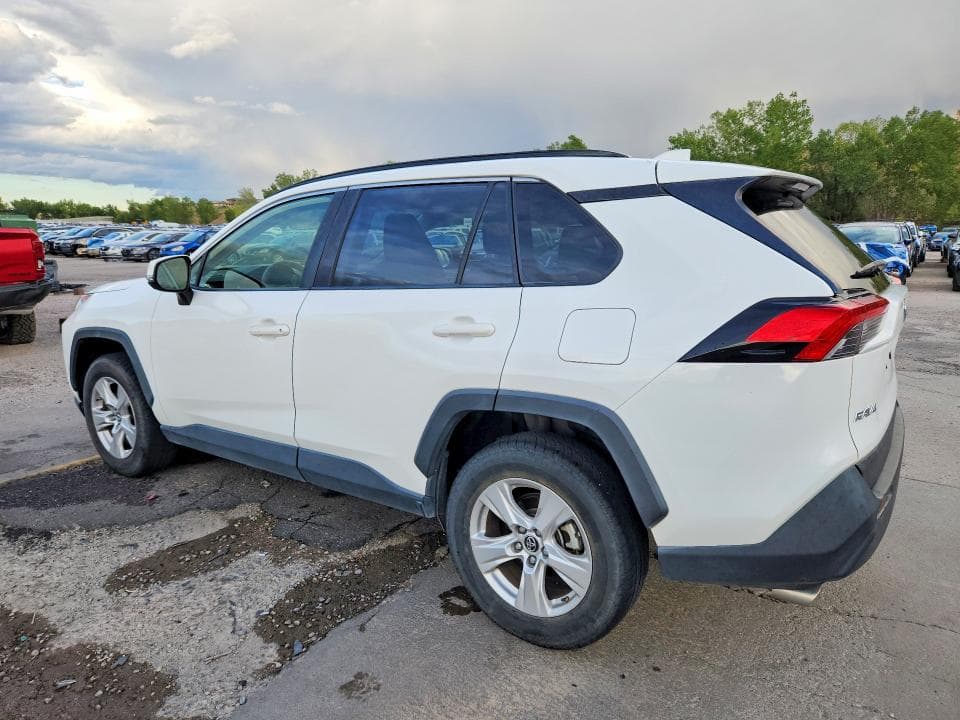 2019 TOYOTA RAV4 XLE 2