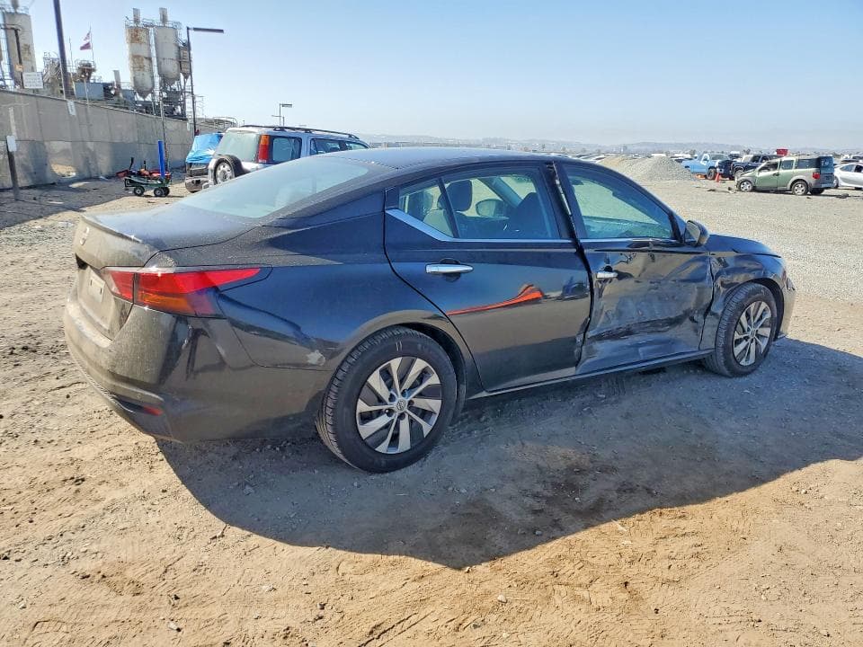 2023 NISSAN ALTIMA S 3