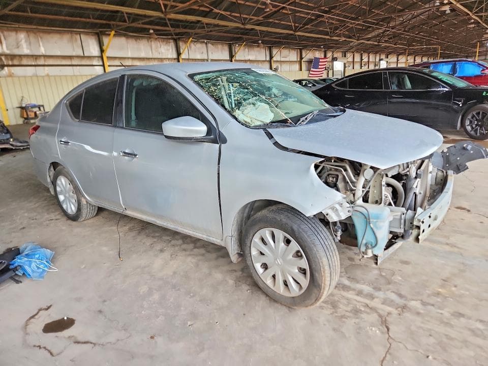 2017 NISSAN VERSA 1.6 SV 4