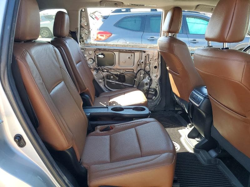 2017 TOYOTA HIGHLANDER HYBRID LIMITED 11