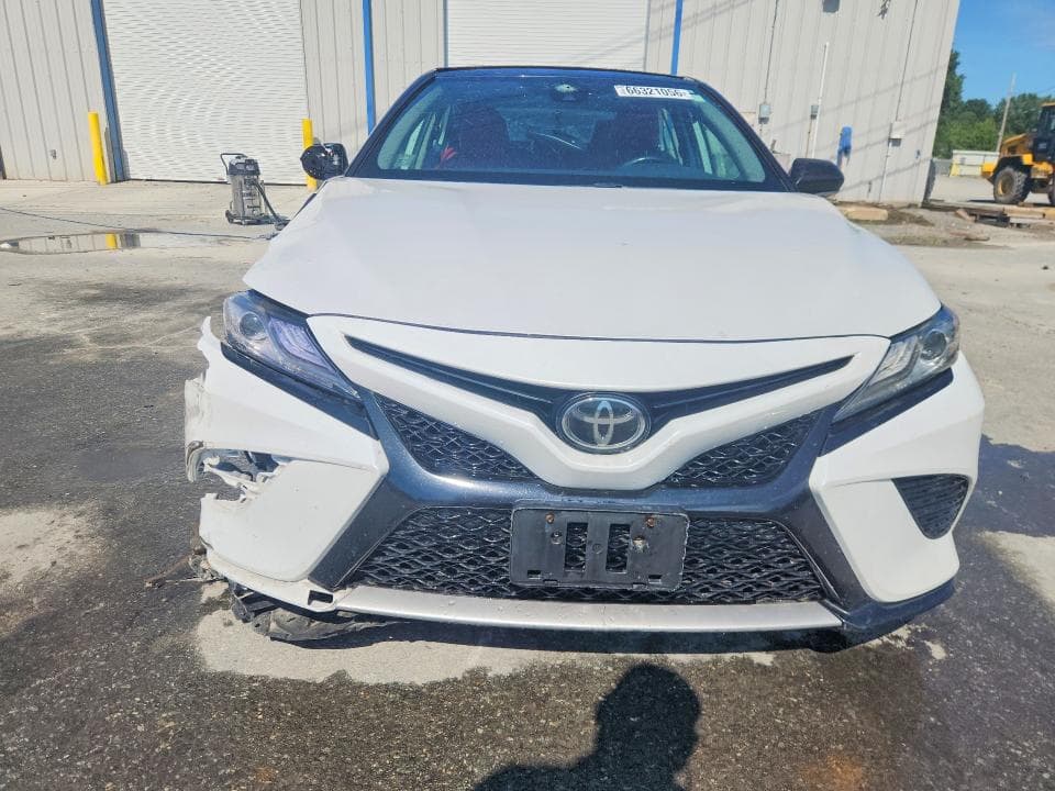 2019 TOYOTA CAMRY XSE 5