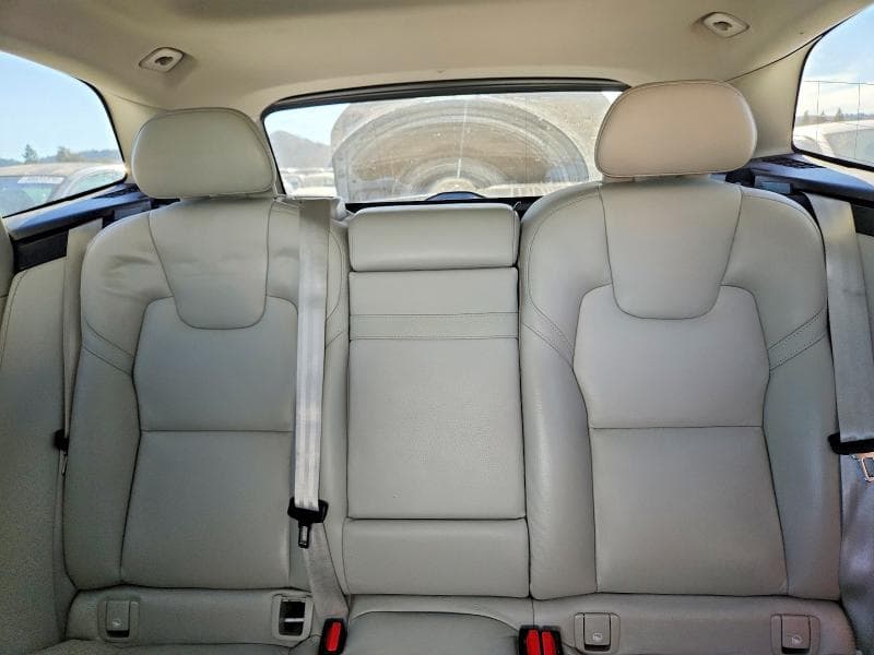 2018 VOLVO XC60 T6 10