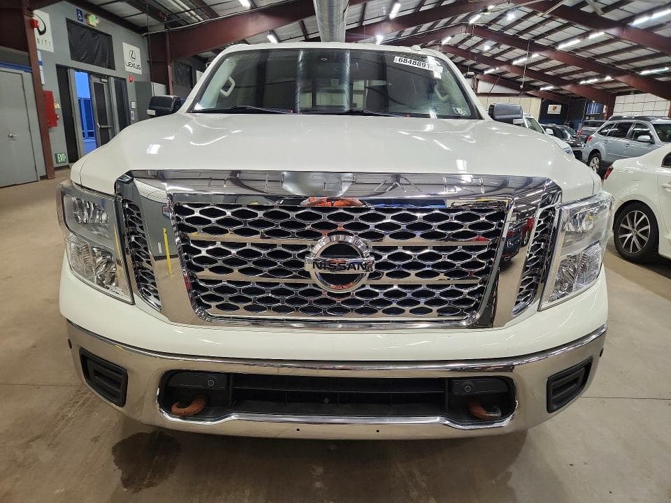 2018 NISSAN TITAN SV 5