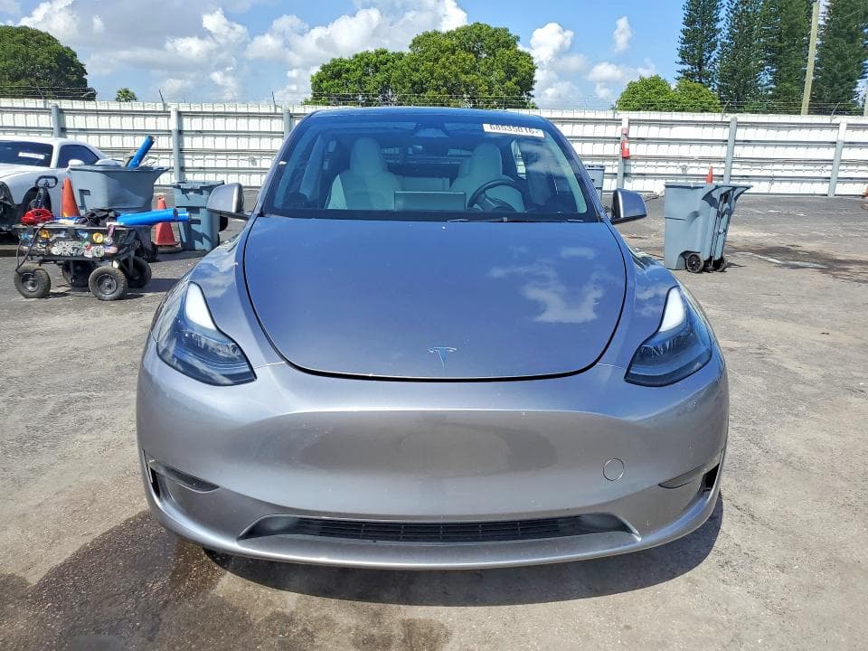 2024 TESLA MODEL Y 5