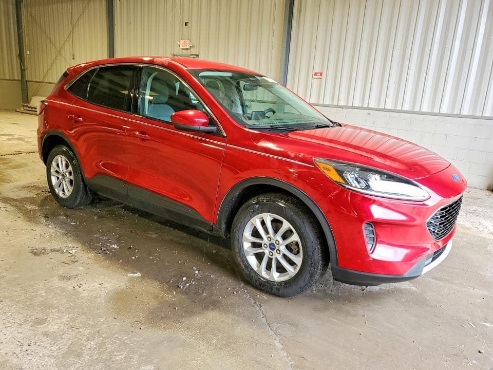 2020 FORD ESCAPE SE 4