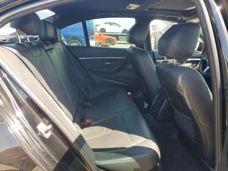 2017 BMW 330E 10