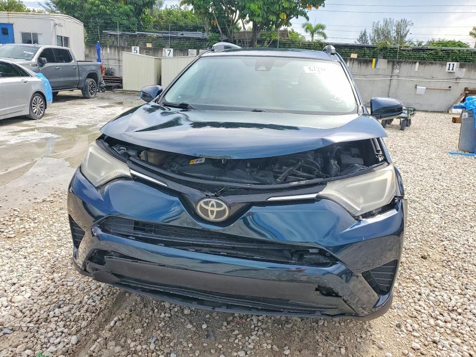 2017 TOYOTA RAV4 LE 5