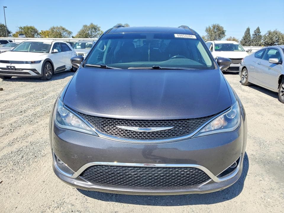 2019 CHRYSLER PACIFICA TOURING L 5
