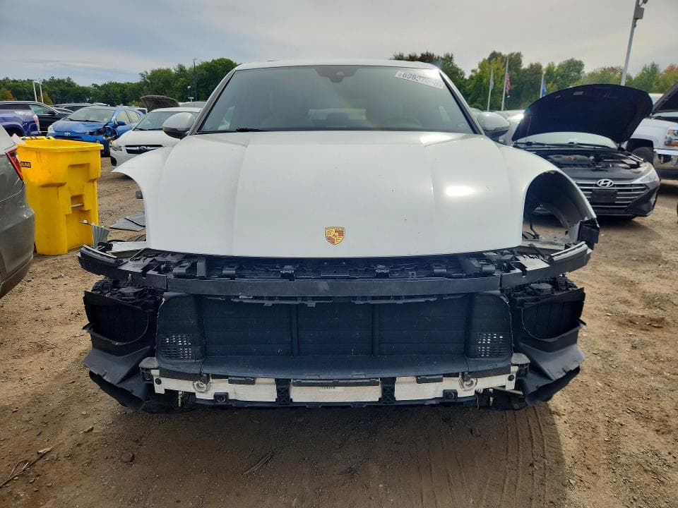 2019 PORSCHE CAYENNE 5