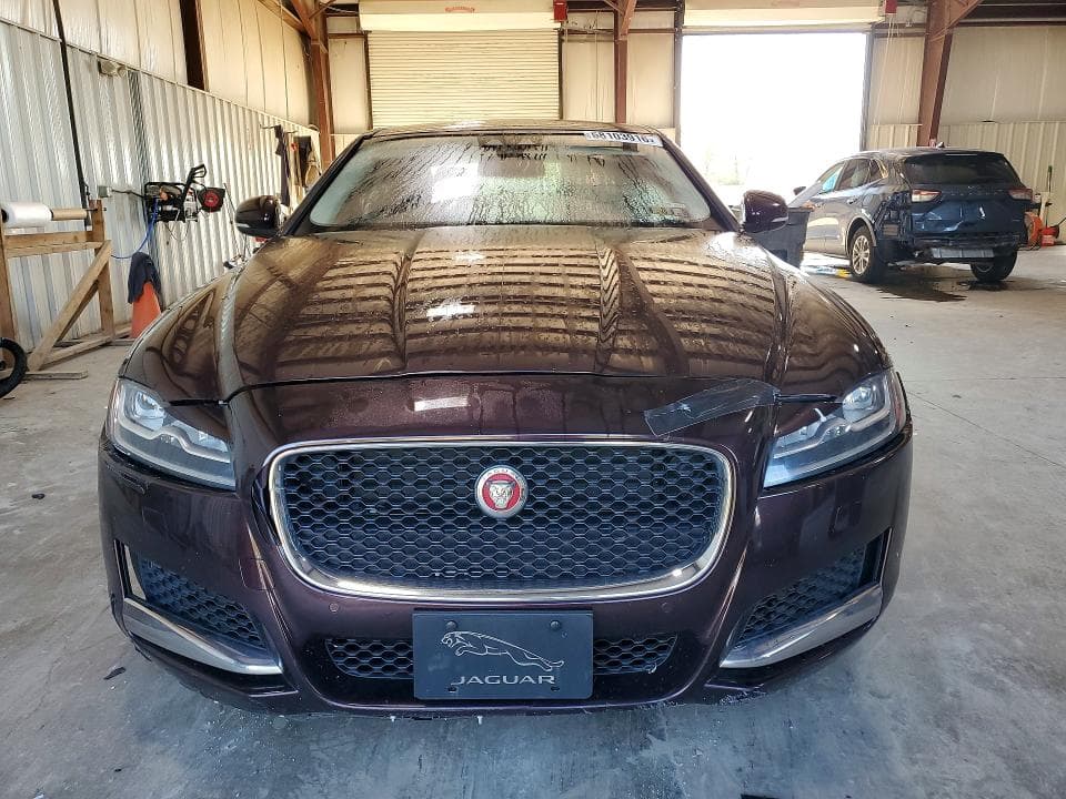 2017 JAGUAR XF PRESTIGE 5