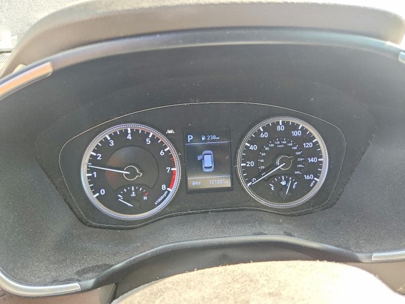 2019 HYUNDAI SANTA FE SE 9