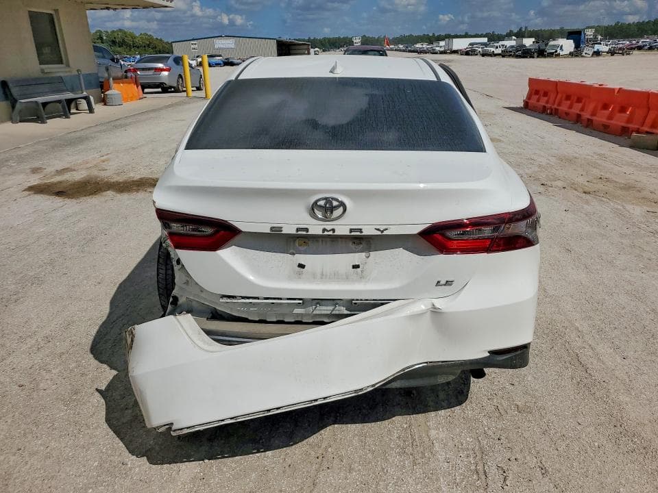 2024 TOYOTA CAMRY LE 6