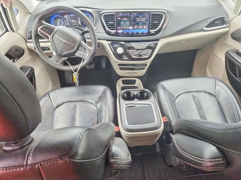 2022 CHRYSLER PACIFICA TOURING L 8