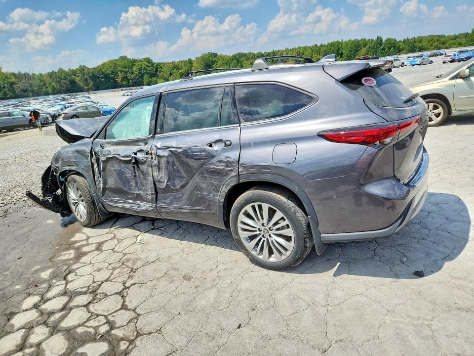 2022 TOYOTA HIGHLANDER PLATINUM 2