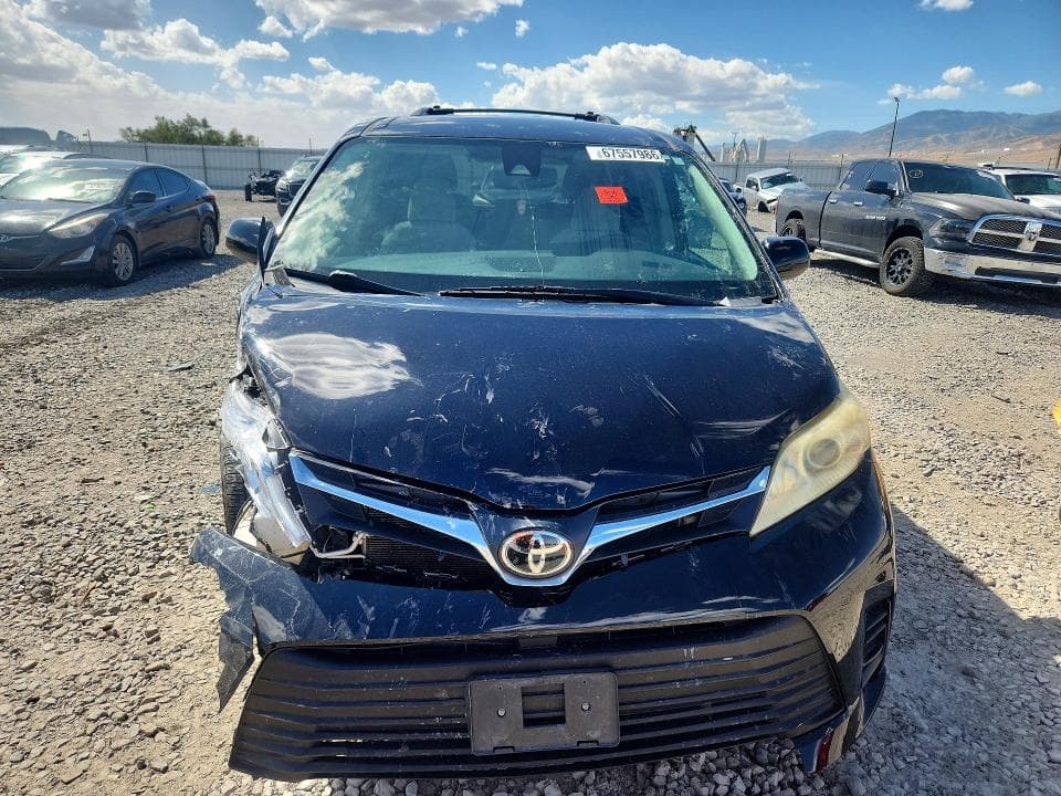 2020 TOYOTA SIENNA LE 5