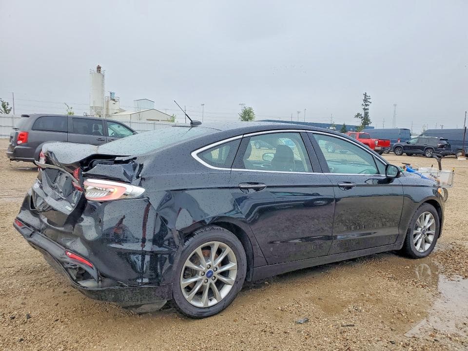 2017 FORD FUSION SE 3