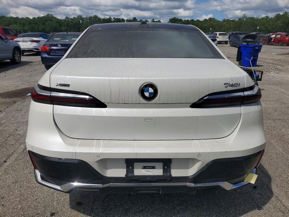 2025 BMW 740 XI 6