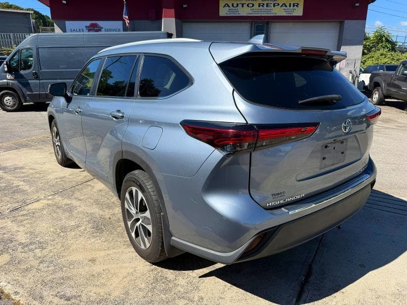 2023 TOYOTA HIGHLANDER XLE 2