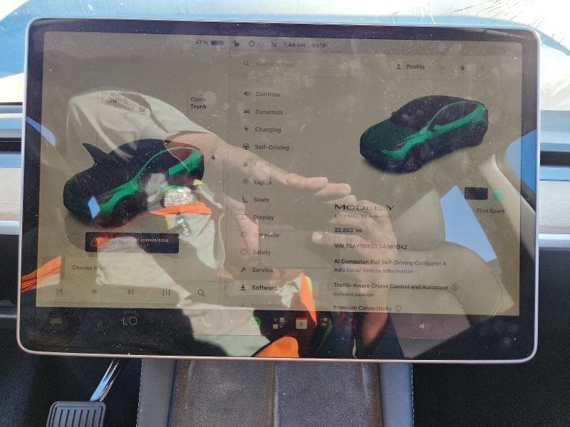 2025 TESLA MODEL Y 9