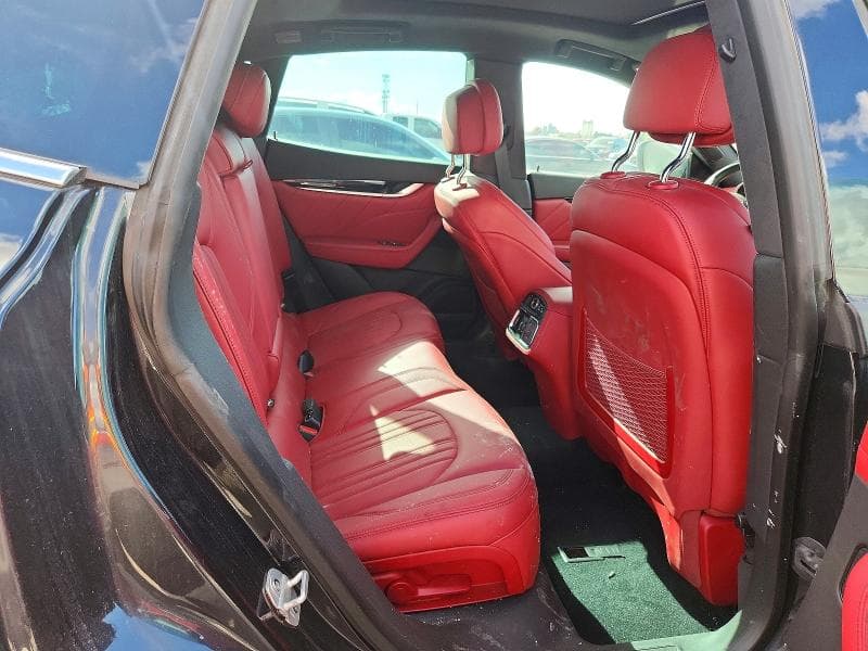 2020 MASERATI LEVANTE 10