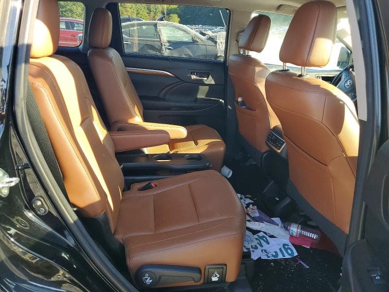 2017 TOYOTA HIGHLANDER LIMITED PLATINUM 11