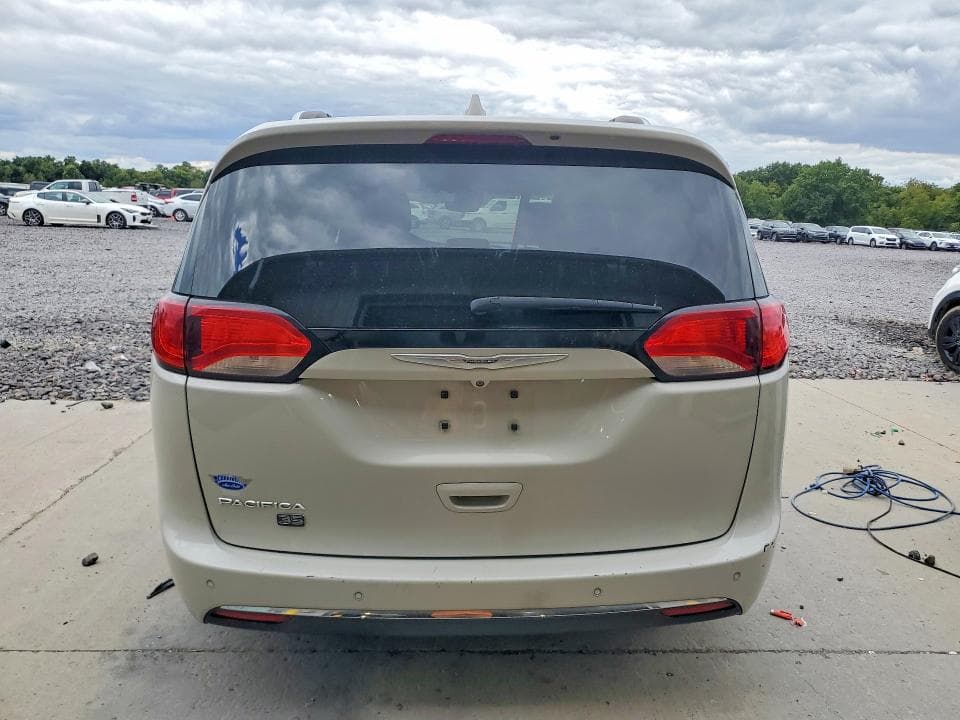 2019 CHRYSLER PACIFICA TOURING L PLUS 6
