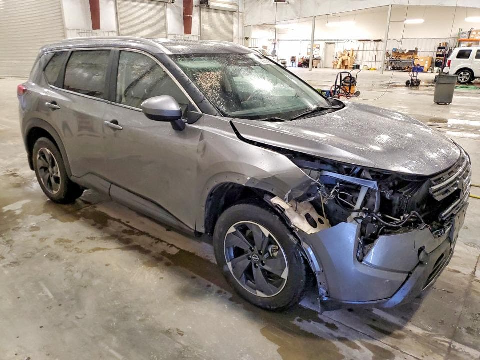2024 NISSAN ROGUE SV 4