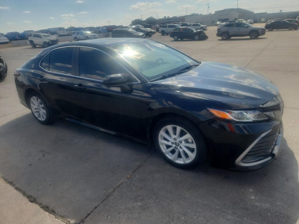 2023 TOYOTA CAMRY LE 4