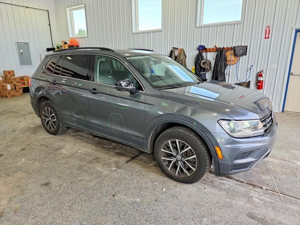 2019 VOLKSWAGEN TIGUAN SE 4