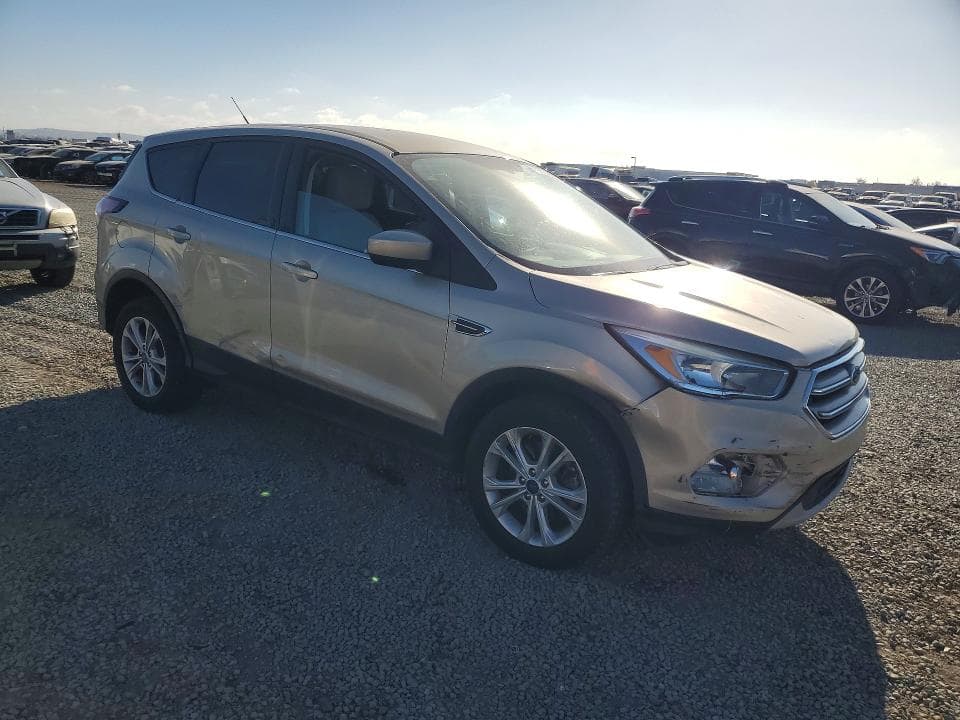 2017 FORD ESCAPE SE 4