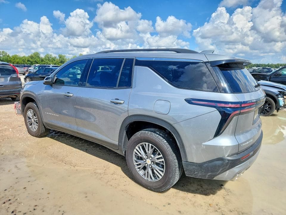 2026 CHEVROLET TRAVERSE LT 2