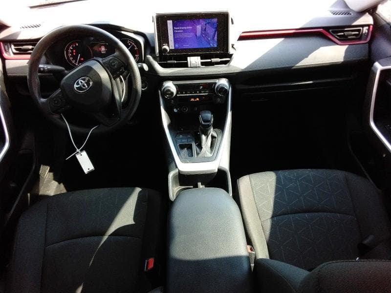 2024 TOYOTA RAV4 XLE 8