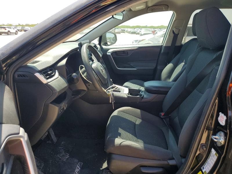 2021 TOYOTA RAV4 LE 7