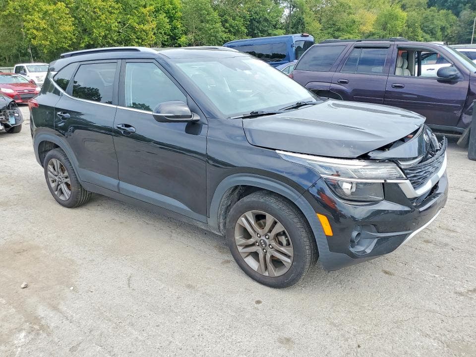 2021 KIA SELTOS S 4