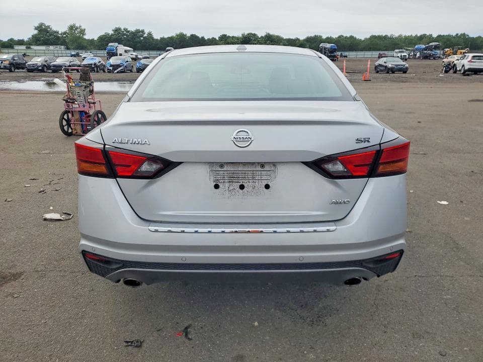 2021 NISSAN ALTIMA SR 6
