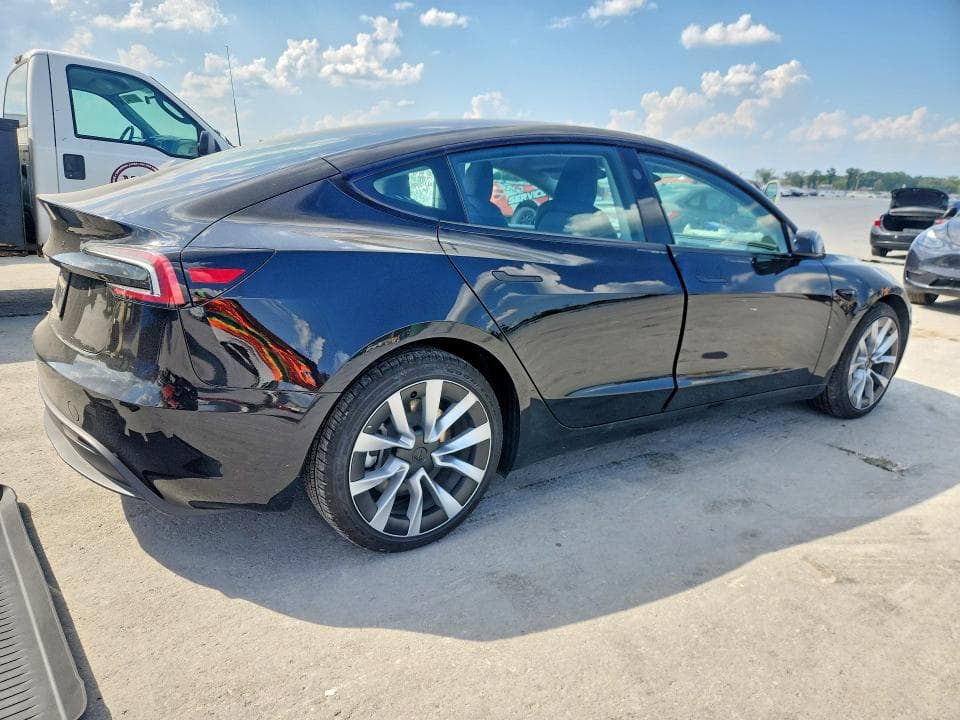 2026 TESLA MODEL 3 3