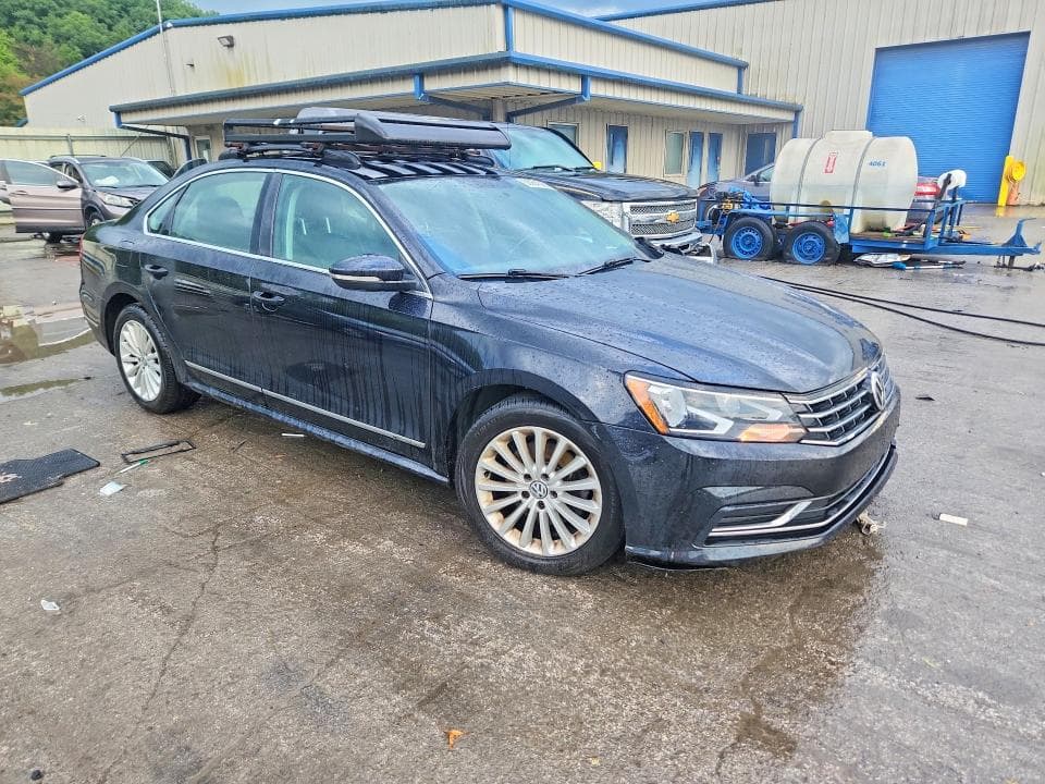 2017 VOLKSWAGEN PASSAT SE 4