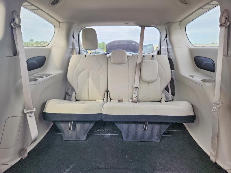 2017 CHRYSLER PACIFICA LX 10