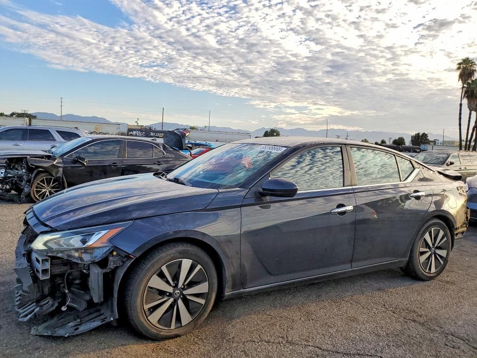 2022 NISSAN ALTIMA SV