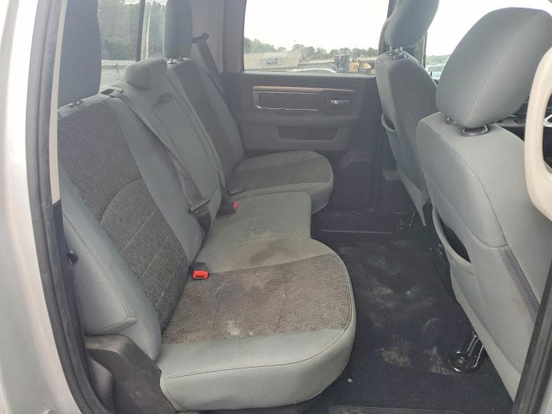 2019 RAM 1500 CLASSIC SLT 11