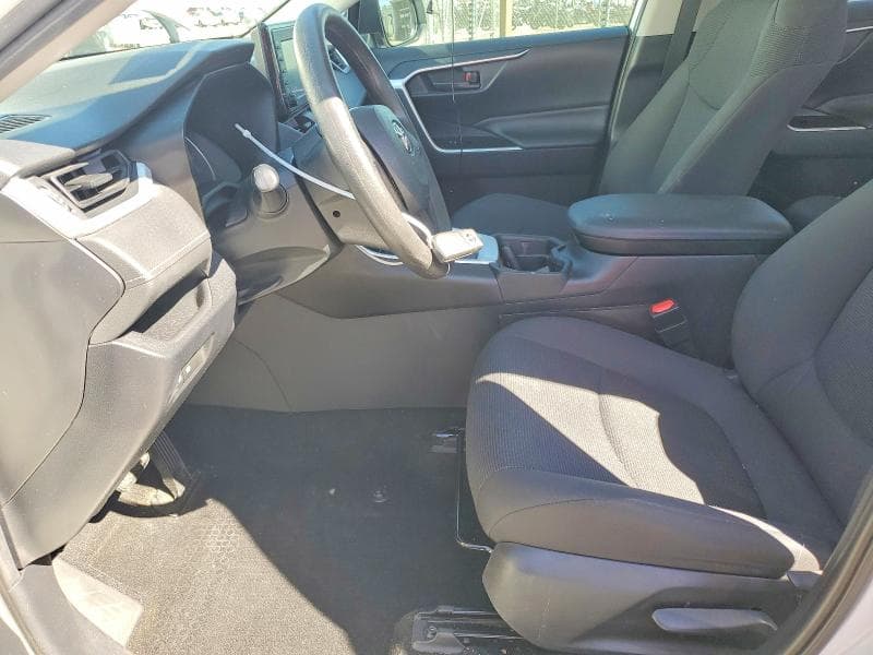 2019 TOYOTA RAV4 LE 7