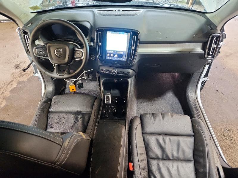 2026 VOLVO XC40 PLUS 8