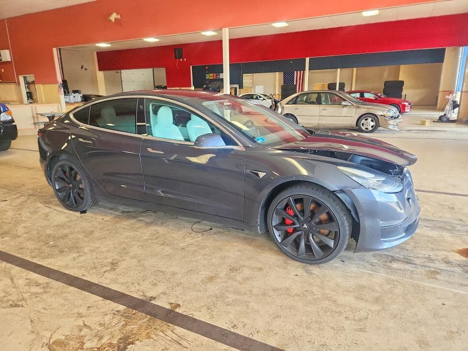 2018 TESLA MODEL 3 4