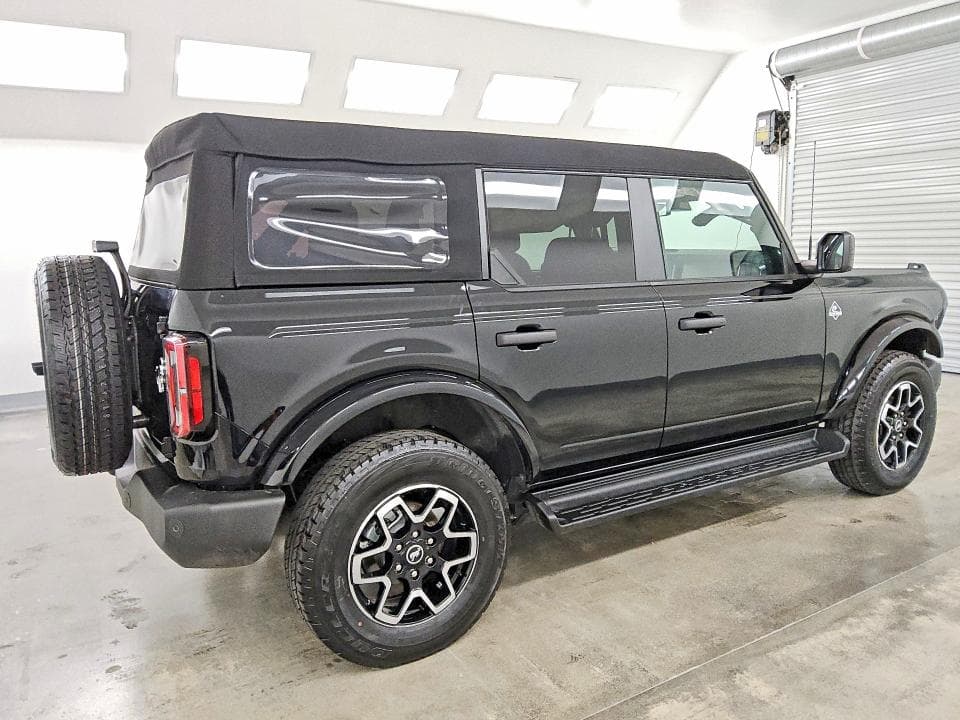 2026 FORD BRONCO OUTER BANKS 3