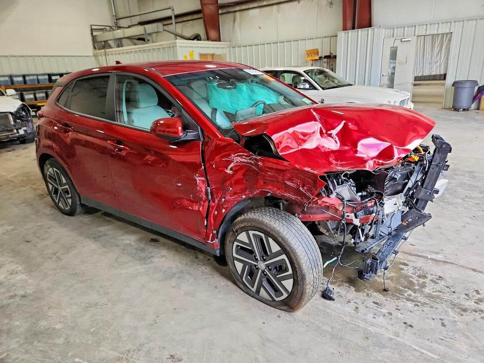 2023 HYUNDAI KONA SE 4