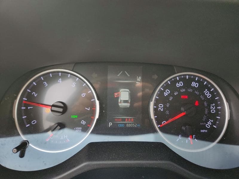 2019 TOYOTA RAV4 XLE 9